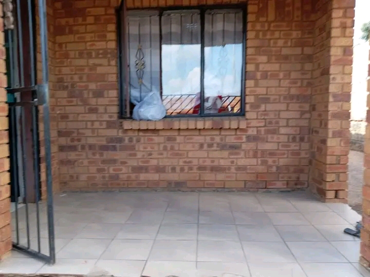 3500 2 bedroom house to rent immediately
300  in Snake Park
