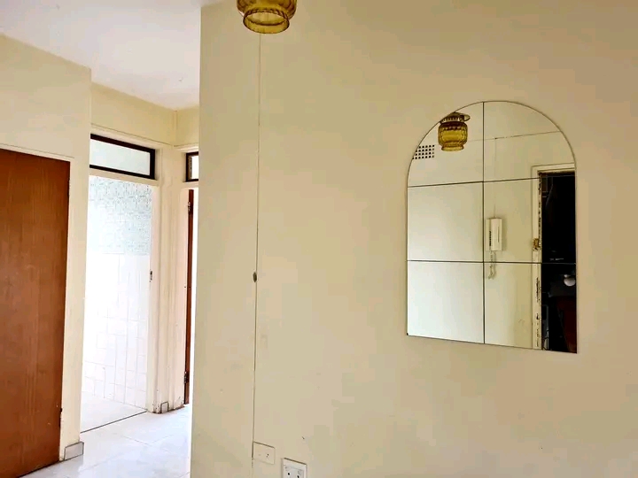 Secure 2 bedroom apartment in de villiers str  in Turffontein