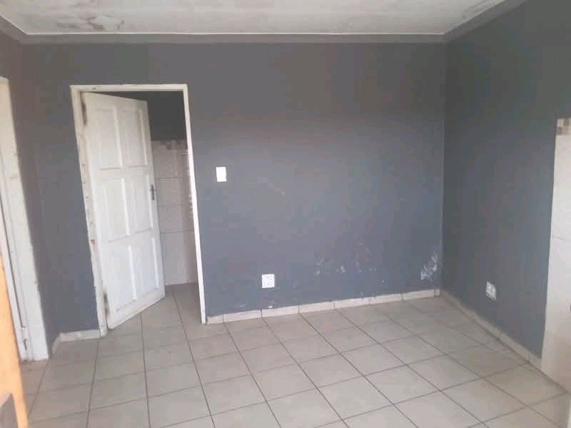 2 bedroom cottage to let available now in val  in Townsview