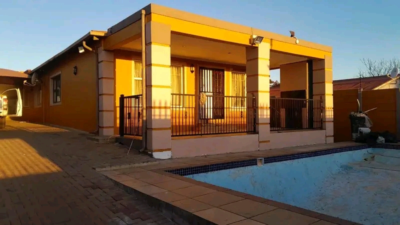Student accommodation available at 22 sol str  in Sophiatown