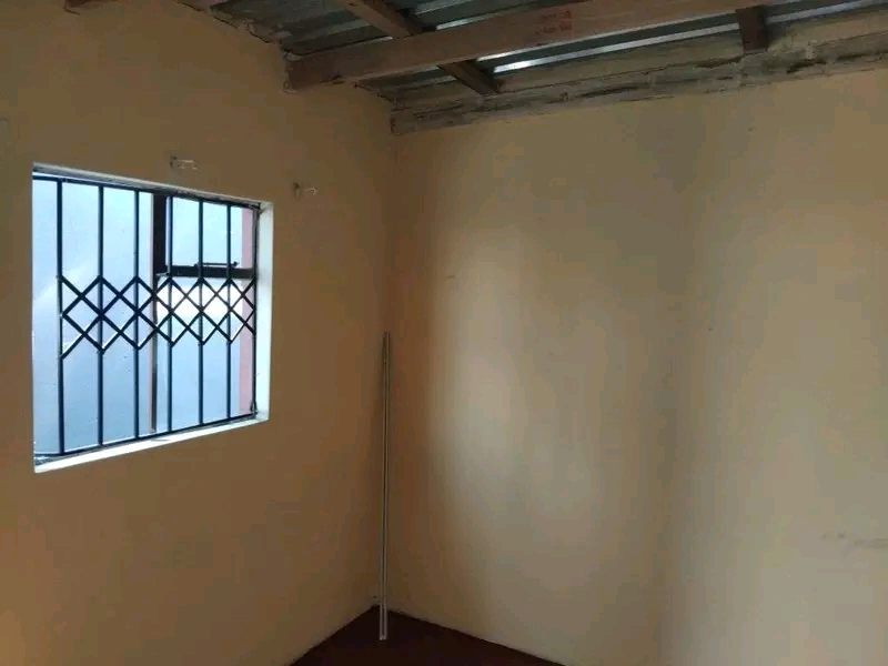 Room available to rent in phase 2 ngase tanke  in Braamfischer