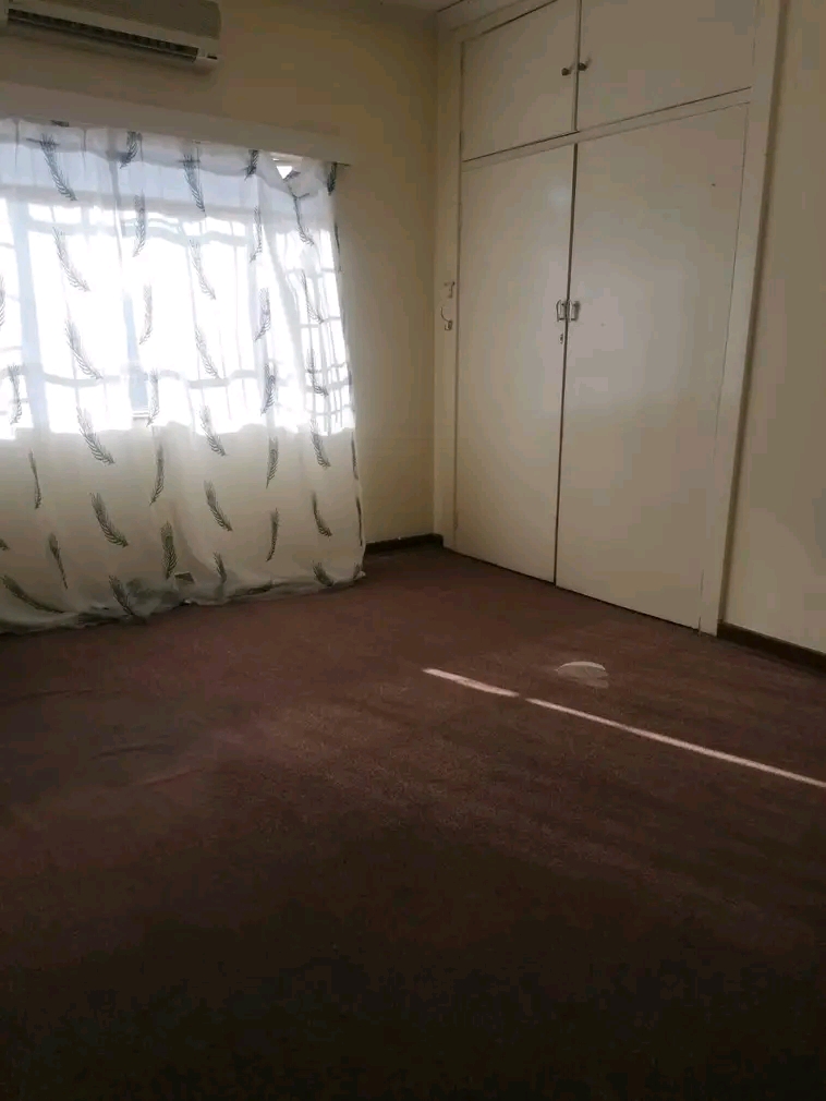 Inside room to rent: 1st march 2025 sharing k  in Southdale