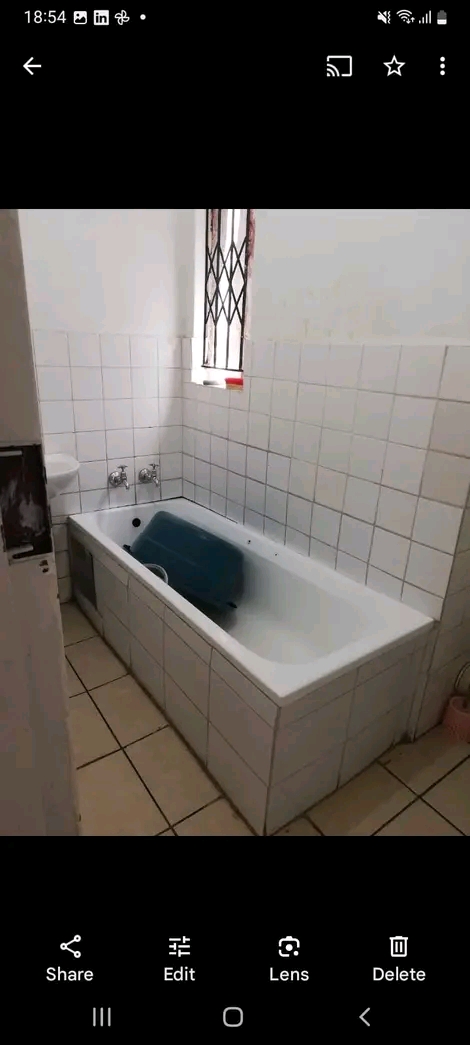 Room to rent around  pretoria
aqua villa fla  in Sunnyside