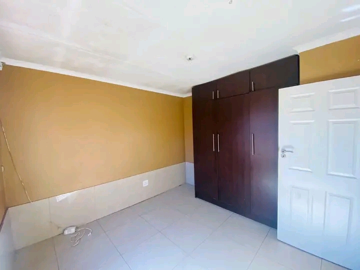 2 bedrooms  house with fittes kitchen  , loun  in Birch Acres