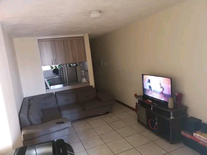 Room available at 329 jorrisen street
petuni  in Sunnyside
