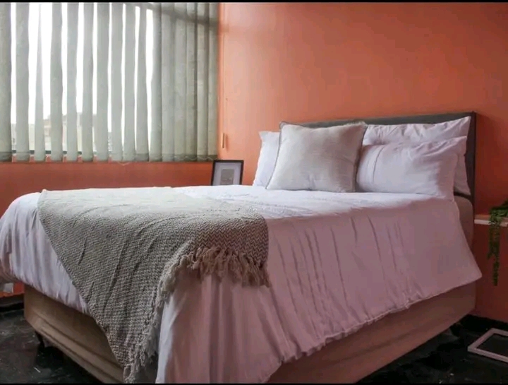 Address: quatz and kaptien street
building n  in Hillbrow