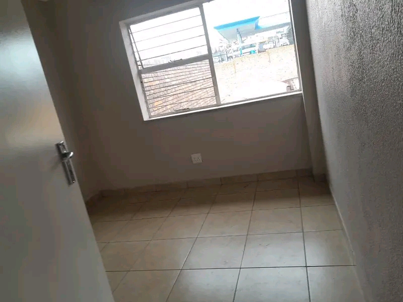 Room available move in 1st of march 
monthly  in Sandton