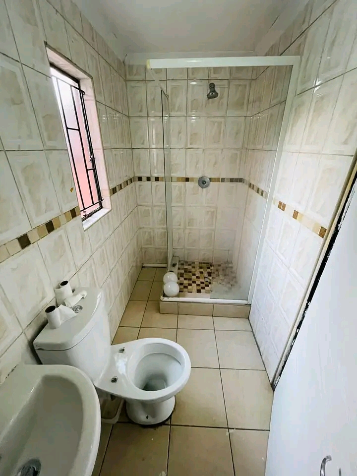 Separate bedroom cottage with ,bathroom with   in Rabie ridge