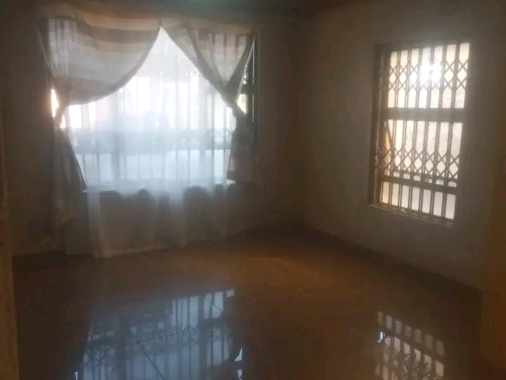 Nice neat house 3 bedroom, sitting room, dinn  in Orlando West