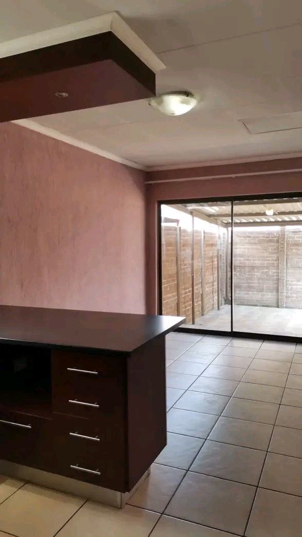Cottage to rent property features:
kitchen w  in Brackendowns