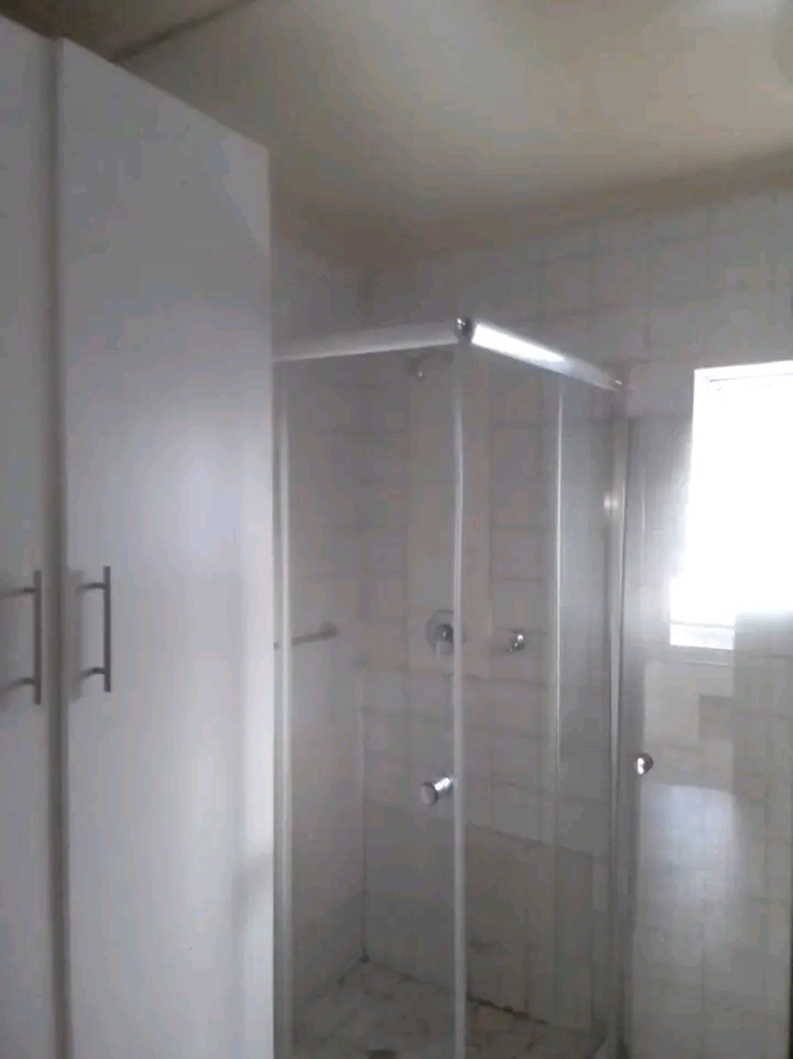 Bachelor cottage available behind balfour mal  in Kew