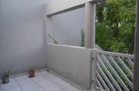 2 bedroom 1 bathroom apartment in (sandton)
  in Bryanston