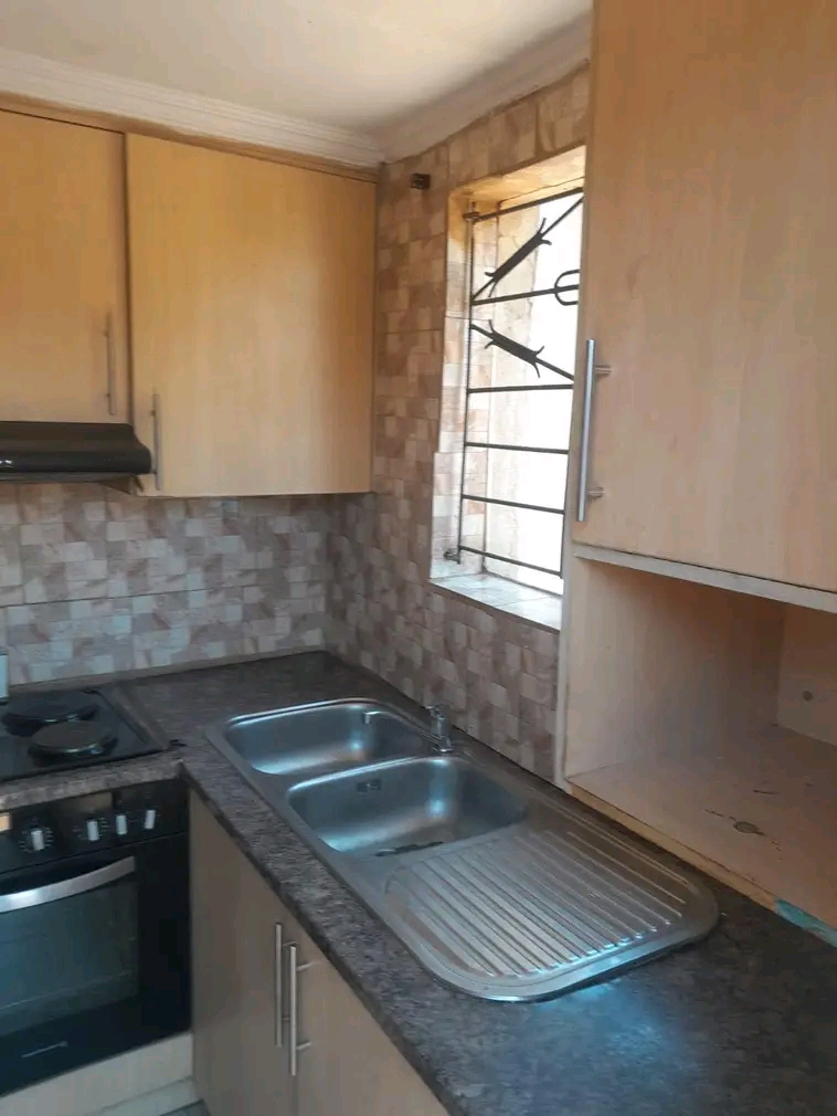 Fully furnished 2 bedroom apartment to let, a  in Centurion
