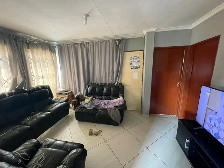3 bedroom house to rent 
r6000 rental 
r600  in Birch Acres
