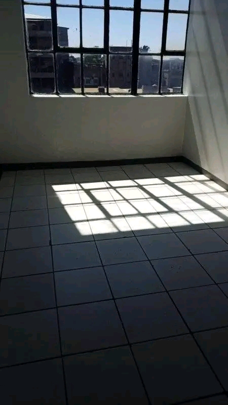 Clean bedroom available at jhb cbd 
free wif  in Johannesburg
