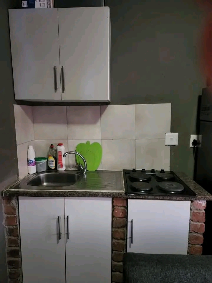 1 bedroom house available for rental on the 1  in Olievenhoutbosch