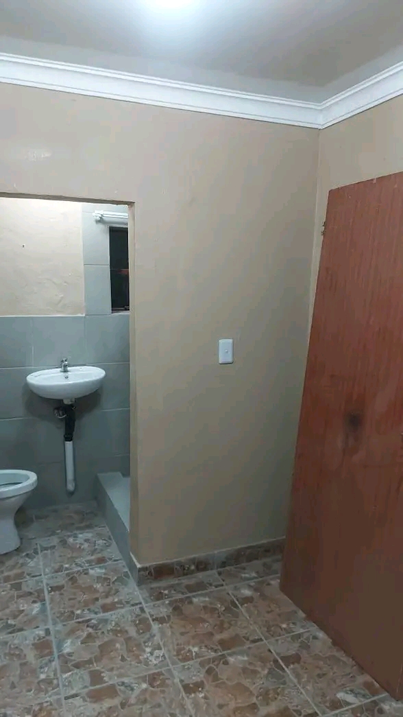Beautiful outside room available for r3,000.   in Wychwood