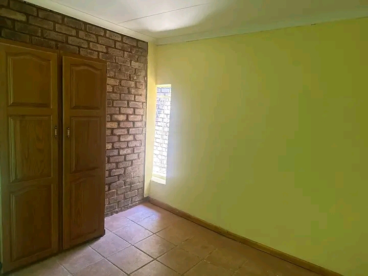 4 bedroom with 2 bathroom house to let in pro  in Kensington