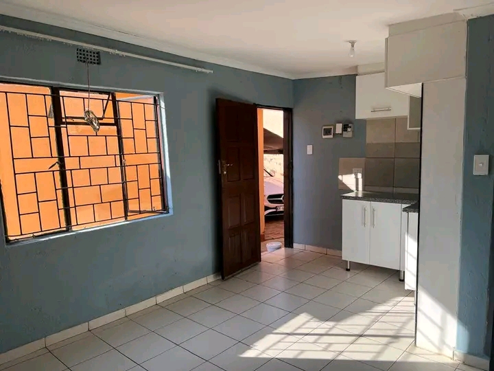 Another new cottage is available for rental,   in Clayville