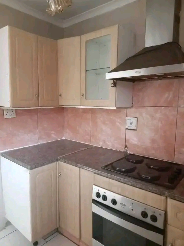 2 bedroom house 
fully fitted 2 bedroom hous  in Ebony Park