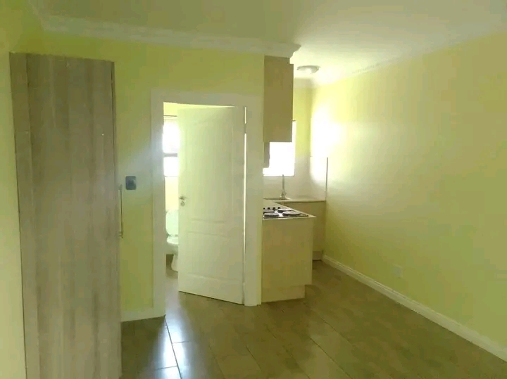 A spacious cottage available to rent in ext 1  in Cosmo City