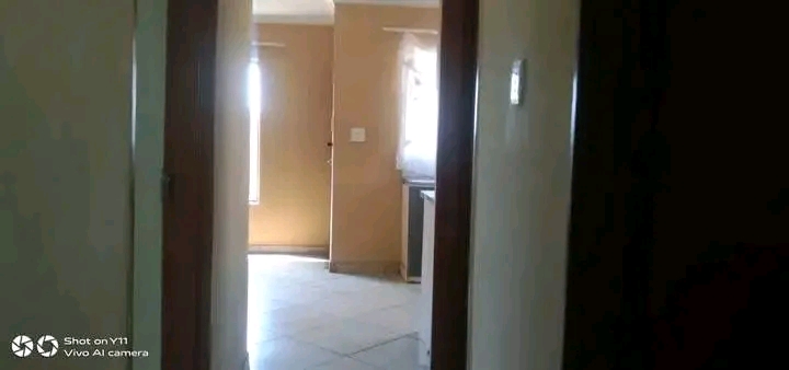 2 bedroom  2 bed ii 1 bath ii kitchen ii loun  in Spruitview