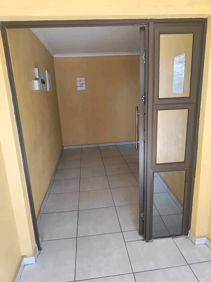 📍rental bachelor 
r3500 pm indluding wate  in Birch Acres