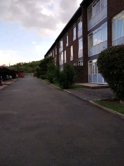 This beautiful large sunny unfurnished, 1 bed  in Alberton