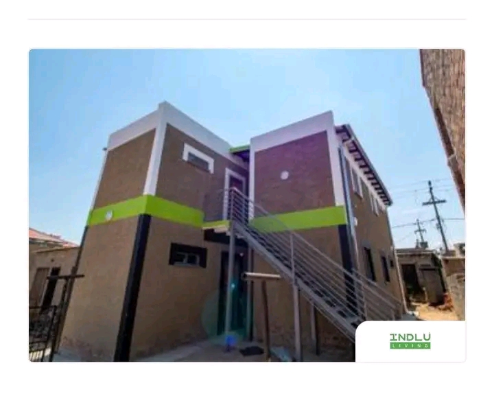 Standard rooms are available at ext 2.
text   in Kaalfontein