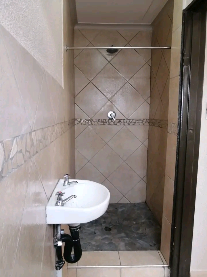 Bachelor room for rental available in ext.12.  in Protea Glen