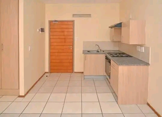 Comfortable home this inviting 1-bedroom home  in Lombardy East
