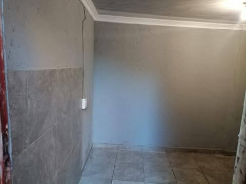 2 rooms to rent at motswaledi sowe2 between b  in Diepkloof