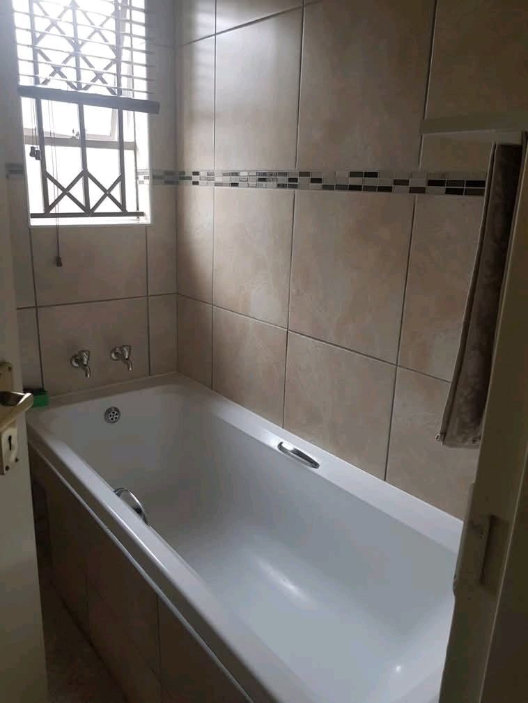 A 3-bedroom house in extension 35 is availabl  in Riverside View