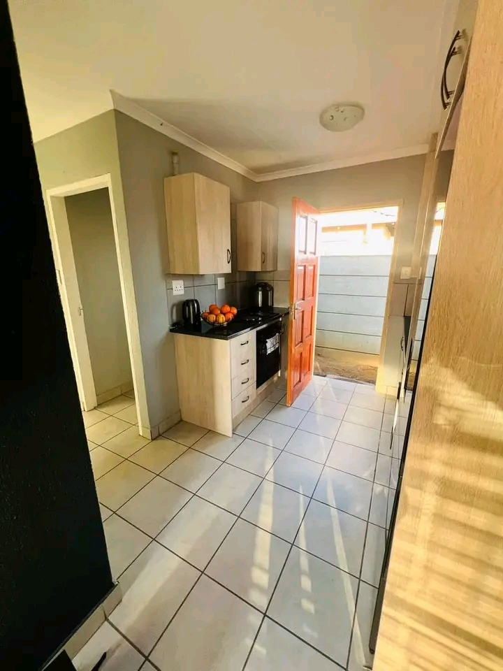 Neat & clean 3 bedroom house available 1st se  in Alberton
