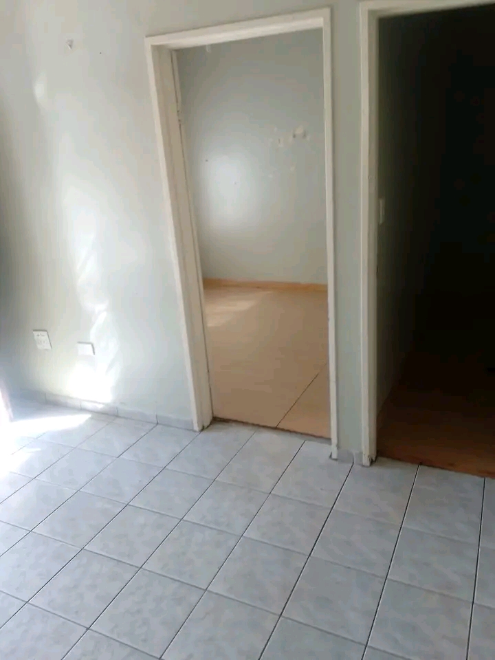 A loan standing 3  bedroom house available fo  in Vosloorus