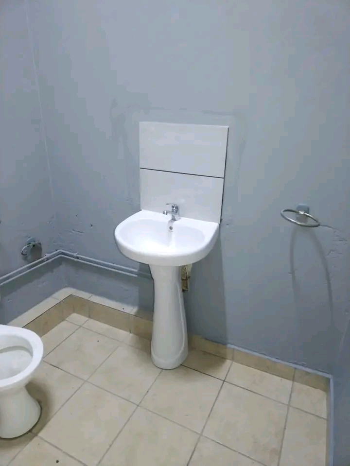 2xstandard rooms available at r2000pm in a 3b  in Johannesburg