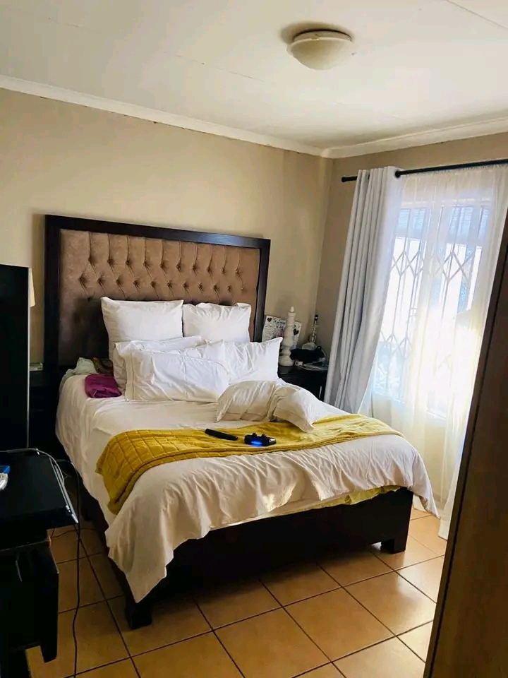 House to rent available available 1st may!!
  in Dawn Park