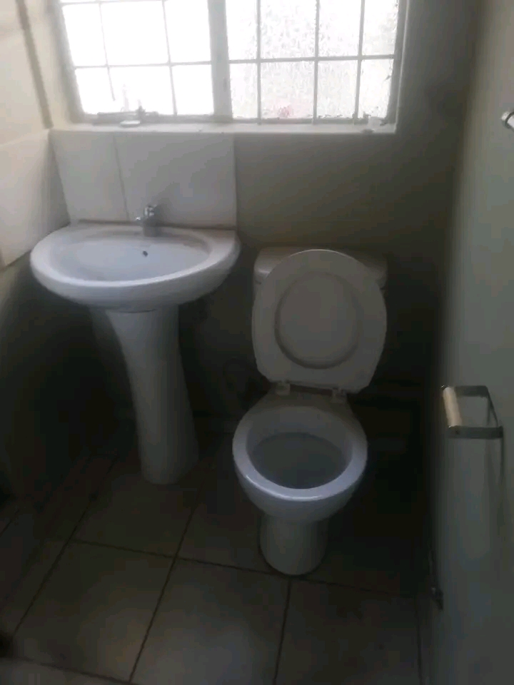 2 bedroomed cottage available @15 naiper stre  in Haddon