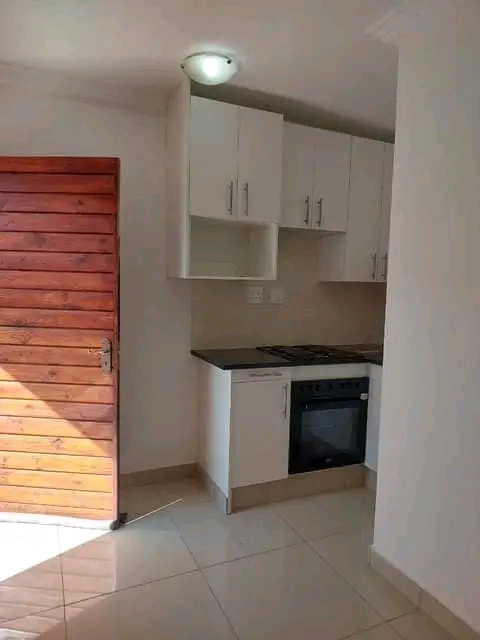 🏡 bachelor room to rent in ext 11, soweto   in Protea Glen