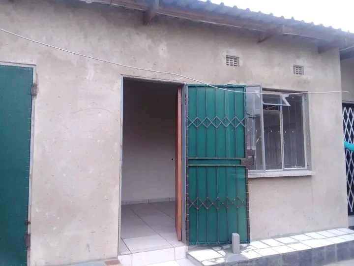 Standard room available in ext 1 no parking   in Kaalfontein
