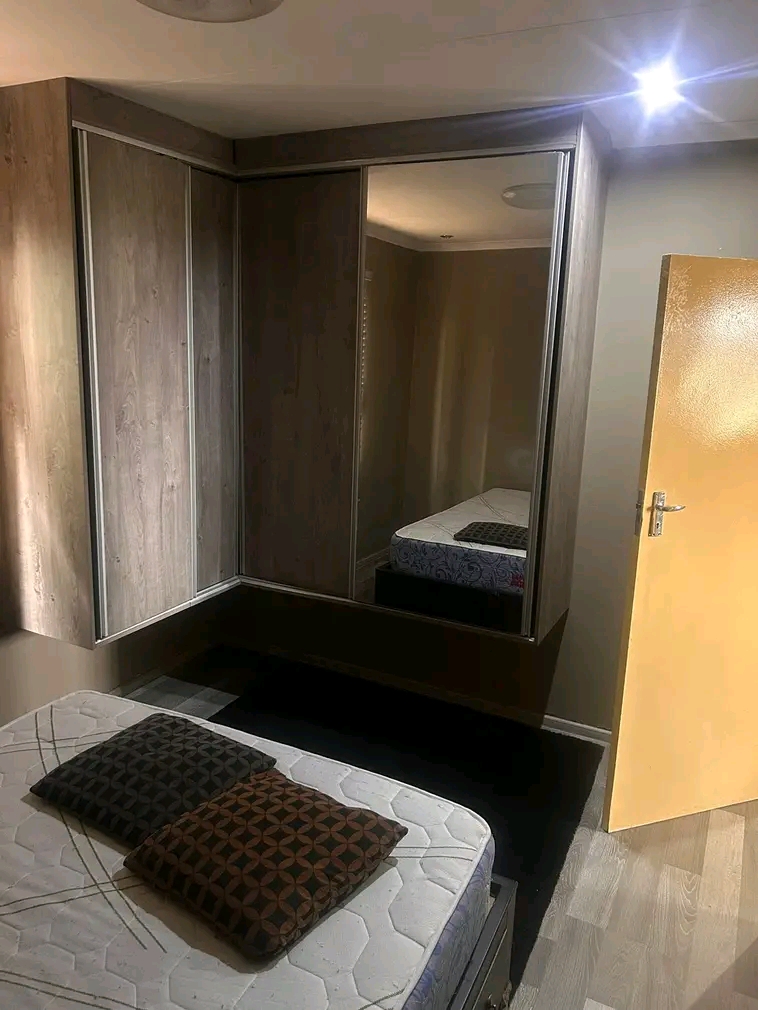 House for rental 
protea glen ext 22
2 bedr  in Protea Glen