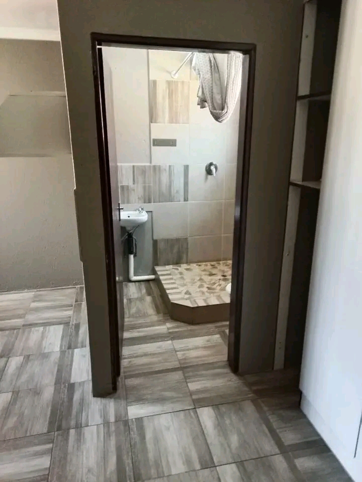 Spacious bachelor room available immediately  in Vosloorus