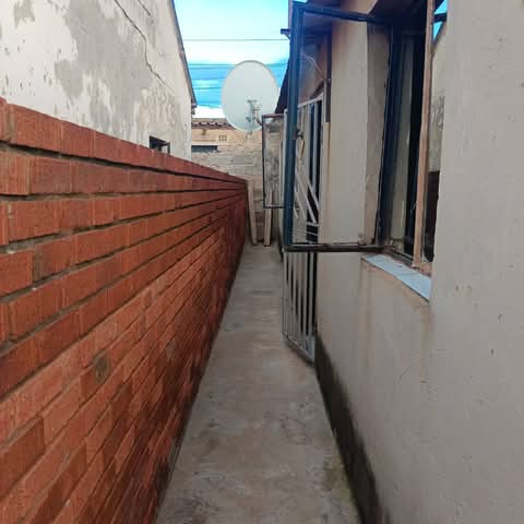 House available for rental ext 7 r4000

mor  in Oakmoor