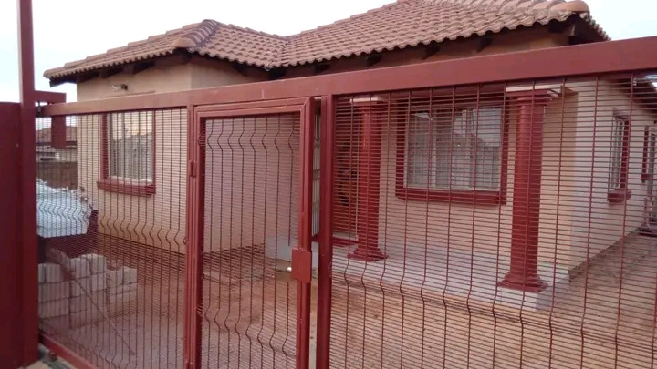House for rental
available immediately 
3 b  in Pretoria