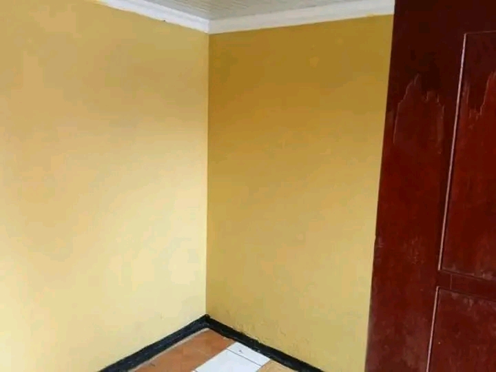Big room to rent available at motsu (garage s  in Tembisa