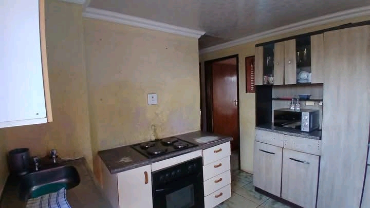 This beautiful 2 bedroom home is up for renta  in Sebokeng