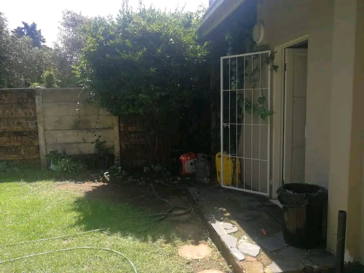 Compact 2 bedroom mini house type unit. livin  in Ferndale