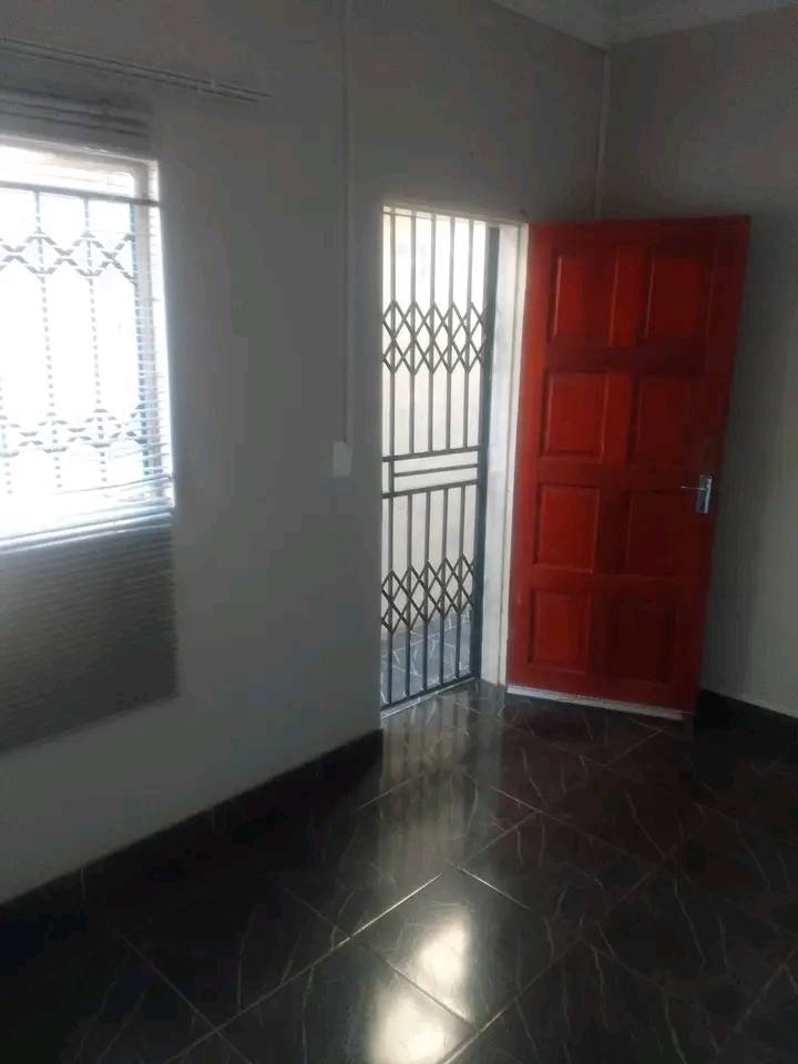 Room to rent available At Tembisa Sangw... in Tembisa, Gauteng