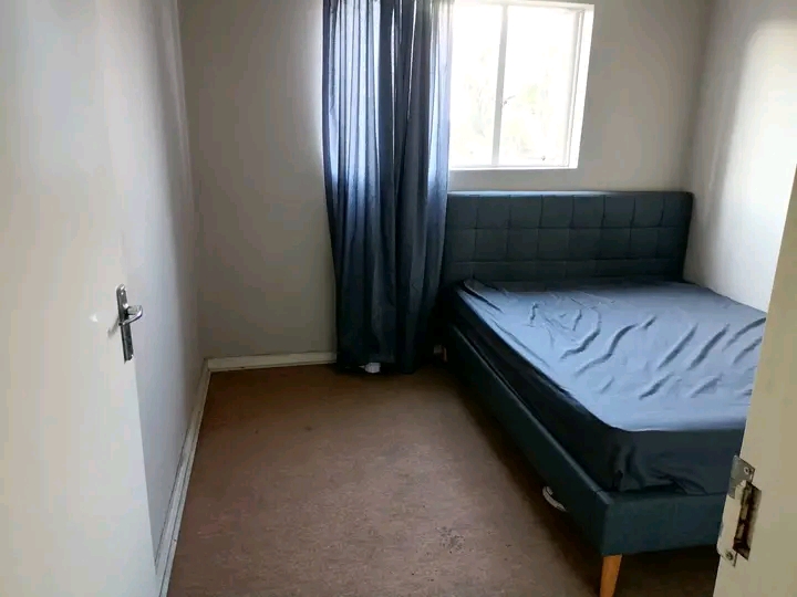 Private room available to rent in a two bedro  in North Riding