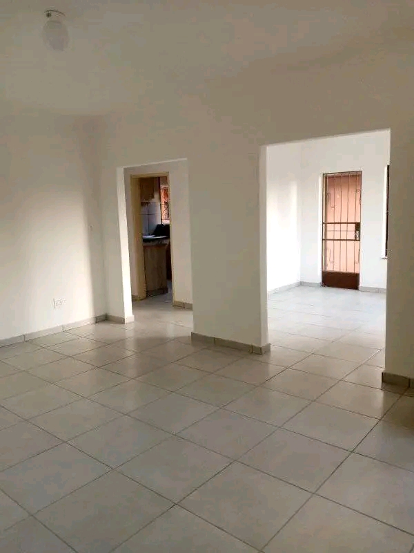 3 bedrooms house, main bedroom with en-suite,  in Birchleigh